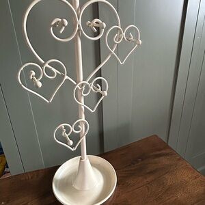 White Heart Jewelry Stand